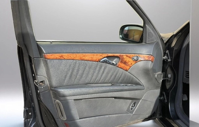 Mercedes-Benz Klasa E cena 27900 przebieg: 202000, rok produkcji 2002 z Leszno małe 232